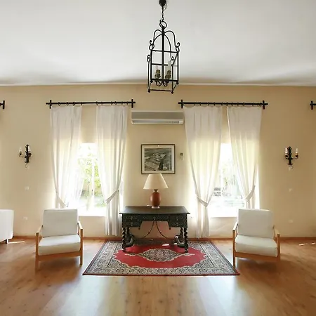 Lantana Garden 3* Pilas